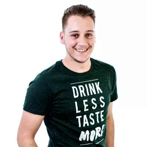 Tom, étudiant en MBA Marketing Communication & Digital