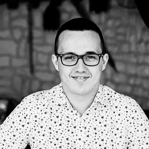 Arthur, étudiant en Bachelor Banque et Assurance