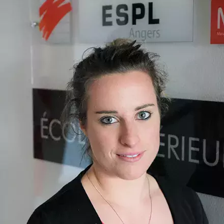 Justine, ancienne étudiante en BTS Assistant de Gestion PME-PMI